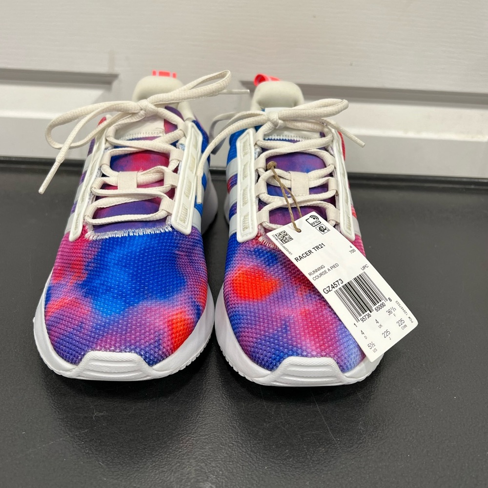 Adidas Racer TR21 athletic shoes Size 5.5 New with Tags